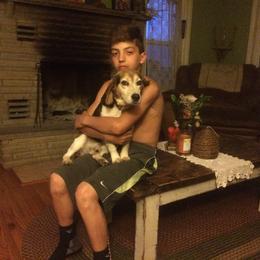 "A few years back relaxing inside after winning hound of the year. " Beagle Puppies from Bachman’s Kennel