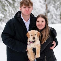 Teddi.  Daisy - Golden female Golden Retriever puppy in Grant County, Indiana from On The Sunny Side Pavey Farms