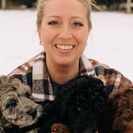 Aussiedoodles, Australian Shepherds, Double Doodles, Maremma Sheepdogs, and Poodles from White Star Acres