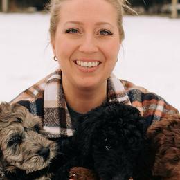 Aussiedoodles, Australian Shepherds, Double Doodles, Maremma Sheepdogs, and Poodles from White Star Acres