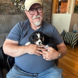 Corbin Dallas - Tri-color male Cavalier King Charles Spaniel puppy in University Place, Washington from Crosby's Cavaliers