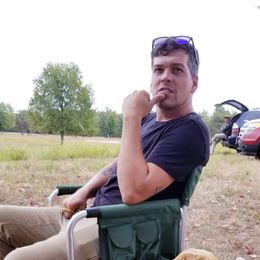 Labrador Retriever Puppies from Roxanne Lee